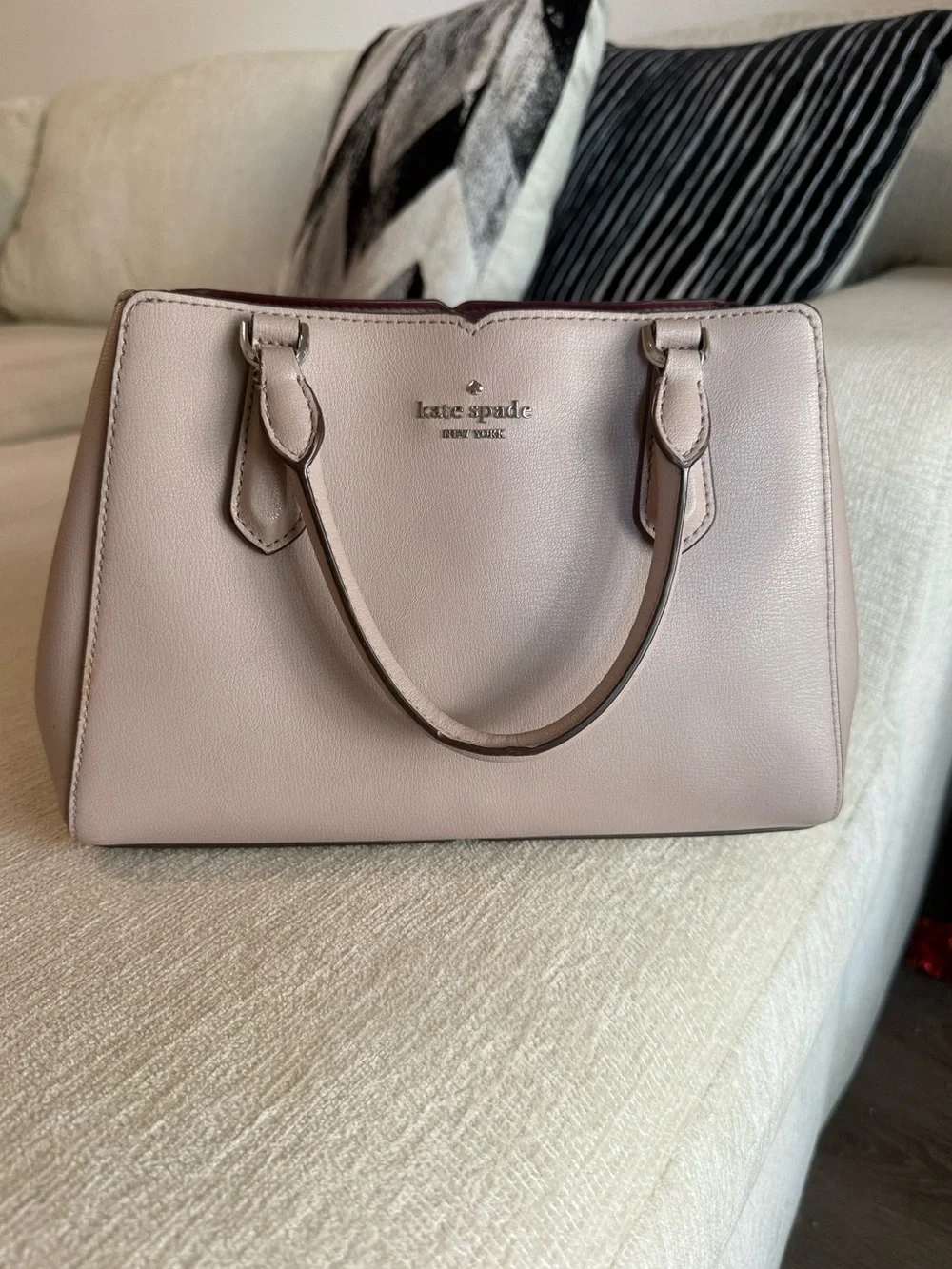 Kate Spade New York Tippy Leather Purse in Taupe